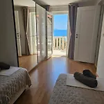 شقة Sole