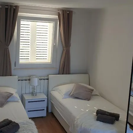 Sole Apartment *